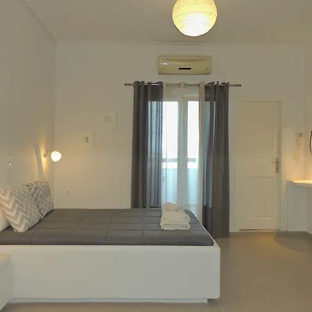Zisis * Agios Stefanos (Mykonos)